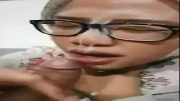 Dokumentasi Siska Hijab Cantik Bersantai Kasur