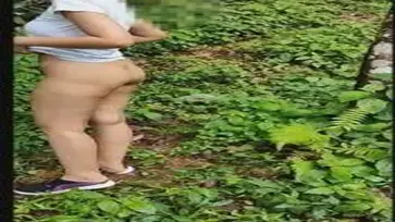 Gadis Cantik Pasrah Goyang Kasur Hujan Gerimis