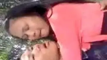 Gadis Cantik Pasrah Goyang Kasur Kebun Sawit